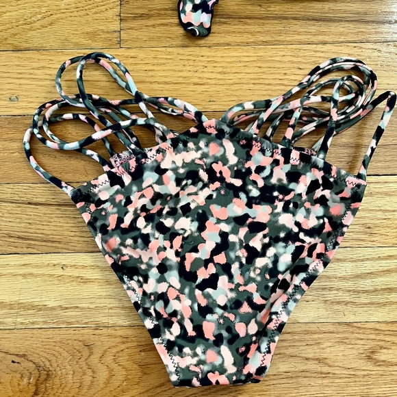 Bikini set Size S - Picture 5 of 6
